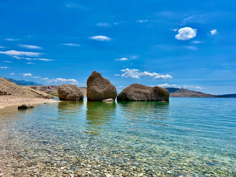 Plaża Beritnica na Pagu: dojście i co kryje się za nagłówkiem