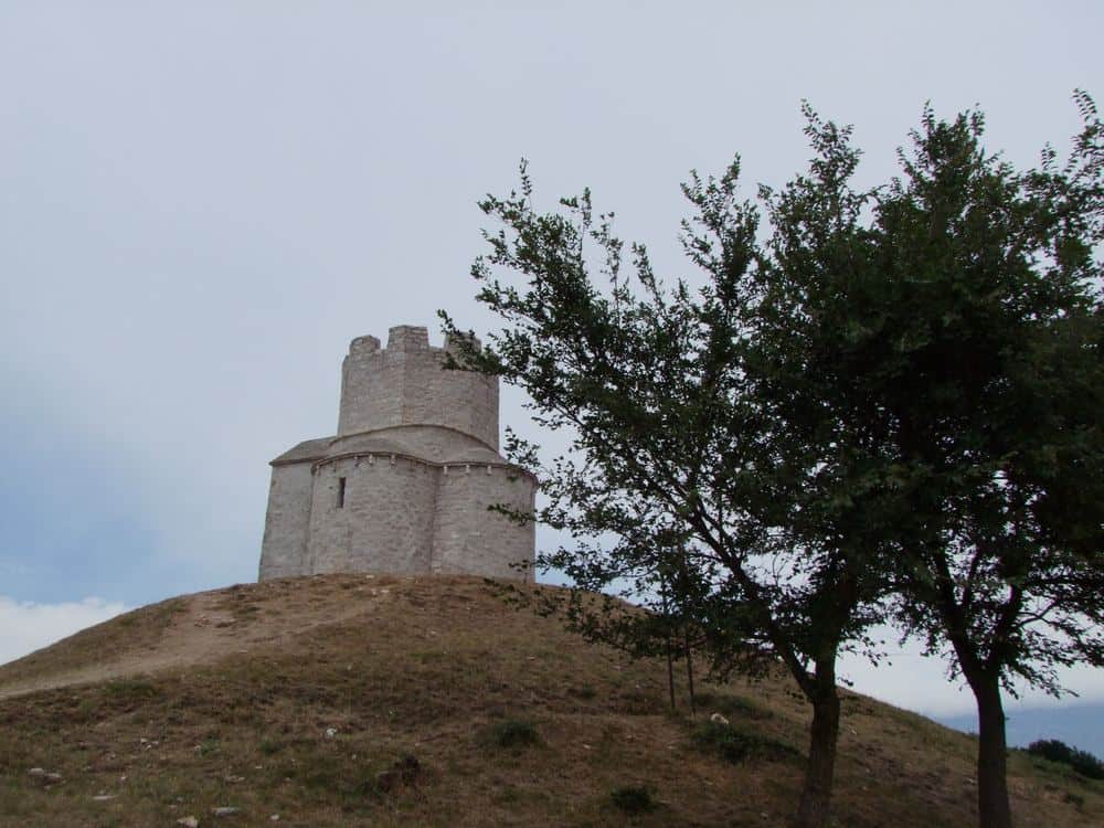 Nin: what to see in the lagoon town near Zadar, from the smallest cathedral and the coronation mound to the saltworks, the healing mud and Queen's Beach