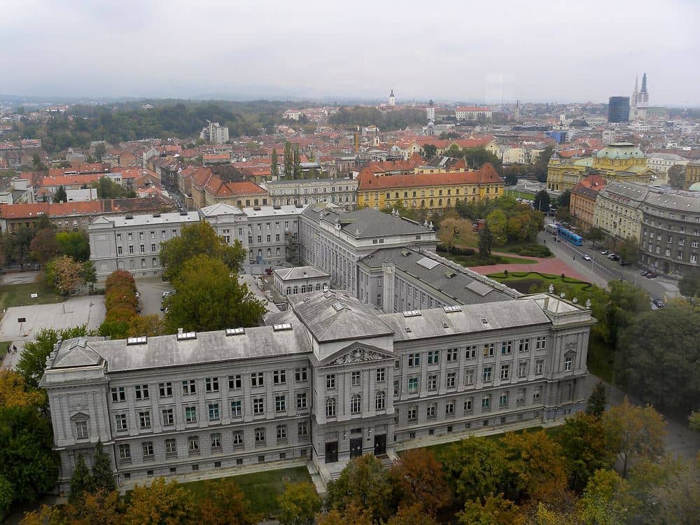 Blick vom Hotel Westin auf das Mimara-Museum und die Zagreber Unterstadt, Aufnahme vor der Renovierung