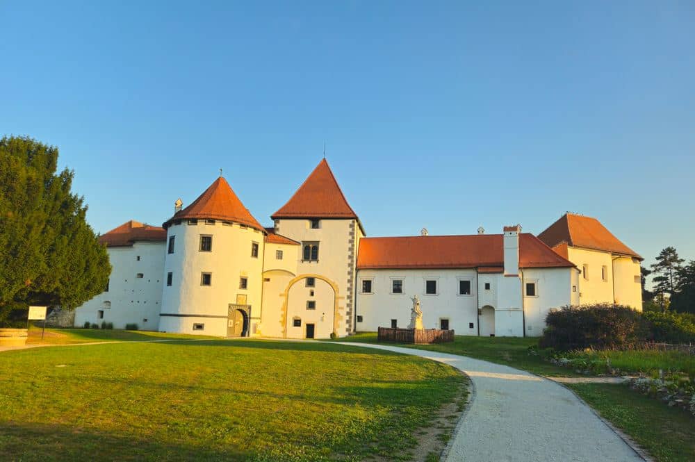 Varaždin’s Stari grad castle with its ramparts