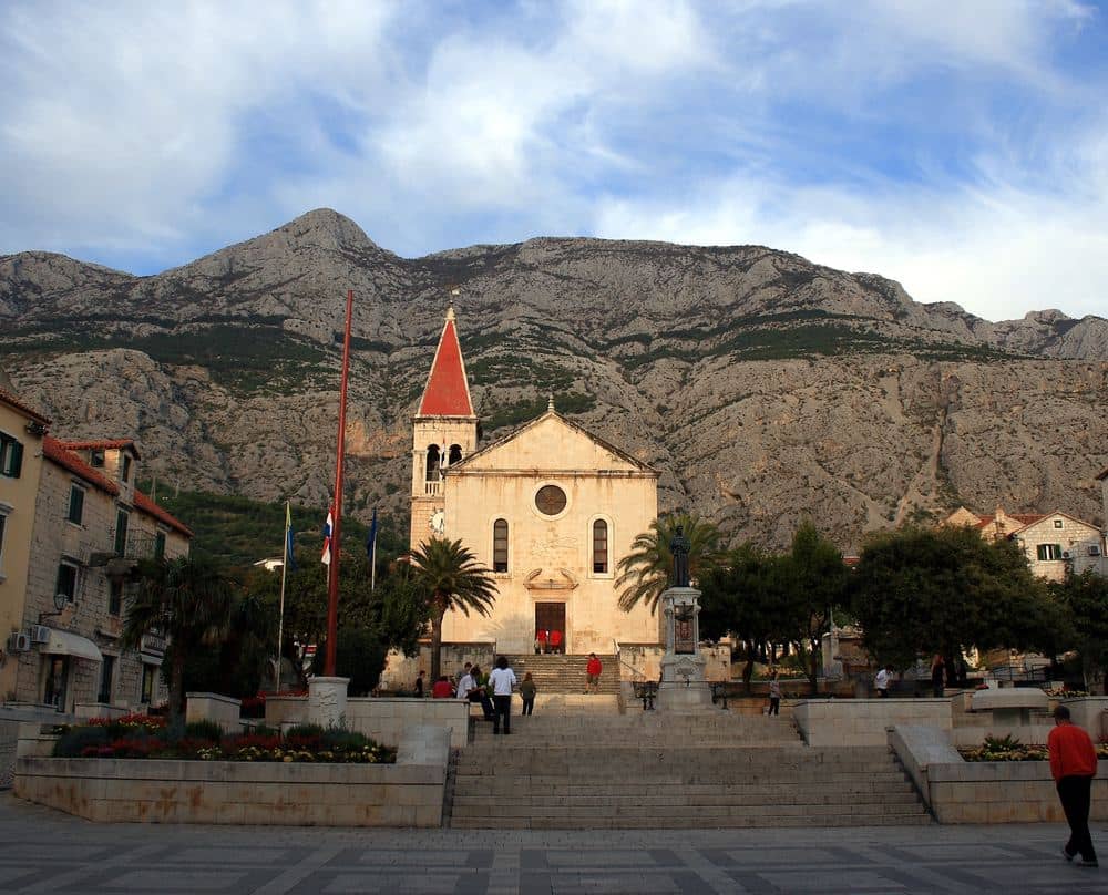 What to see in Makarska: Biokovo above, two peninsulas below