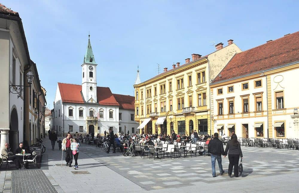 Trg kralja Tomislava i vijećnica
