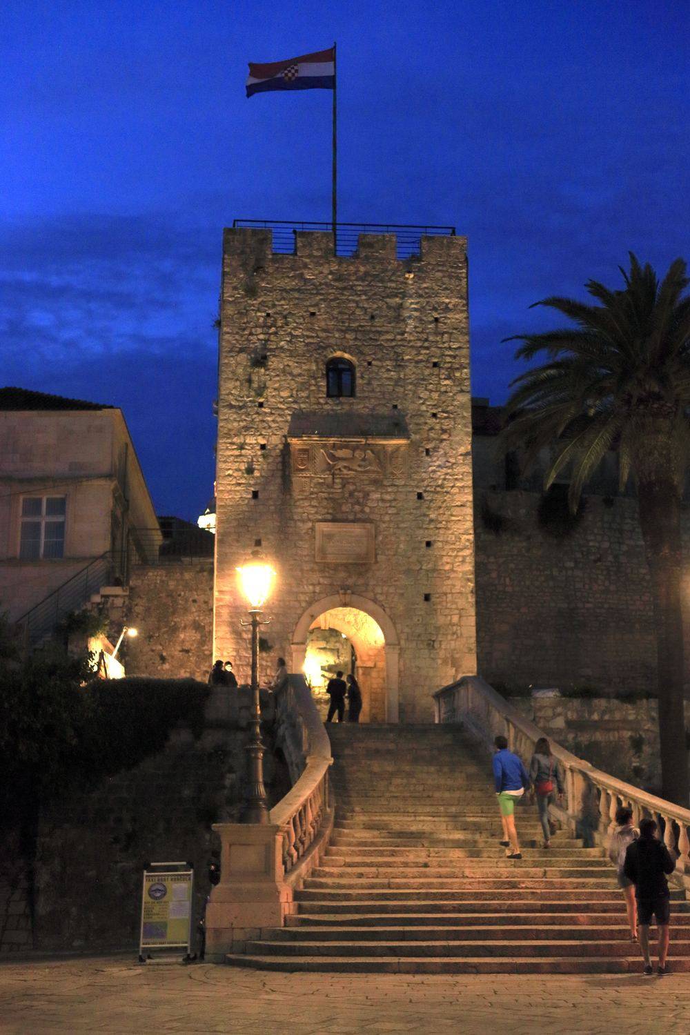 Land Gate and Veliki Revelin Tower