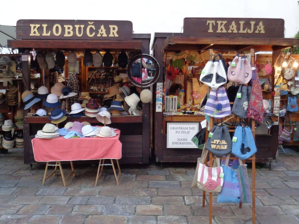 Staende mit alten Handwerken beim Špancirfest