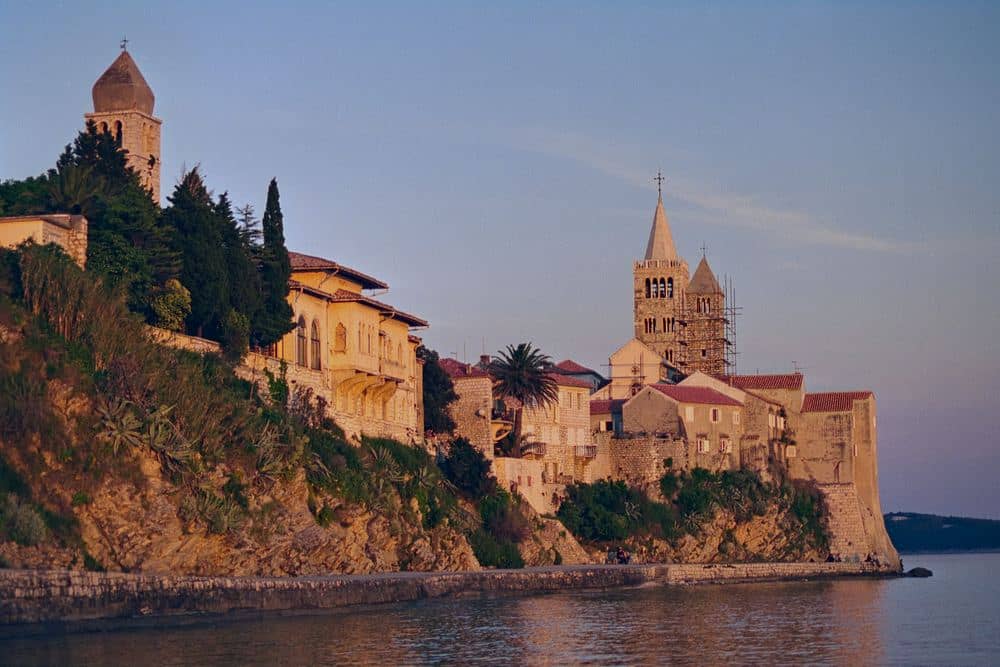 Rab: četiri zvonika, pješčane plaže Lopara i Goli otok