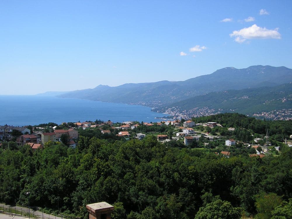 Bela nedeja 2026 in Kastav, 3 to 5 October: the young-wine fair above Rijeka, what it is and how to get there