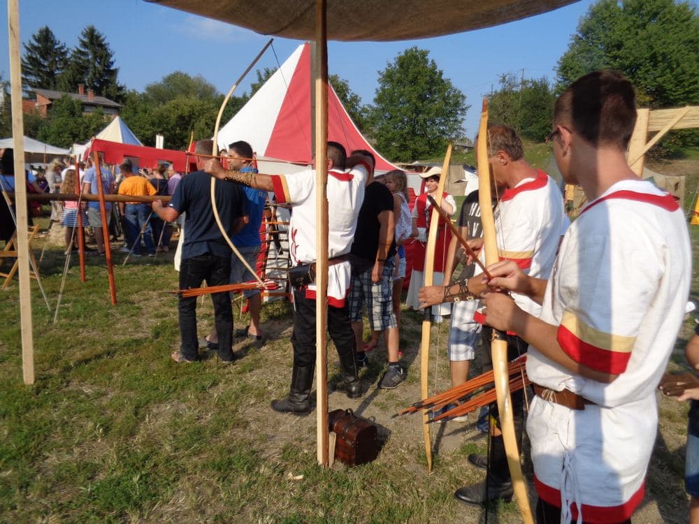 Bogenschuetzen aus Trakoscan beim Renesansni festival