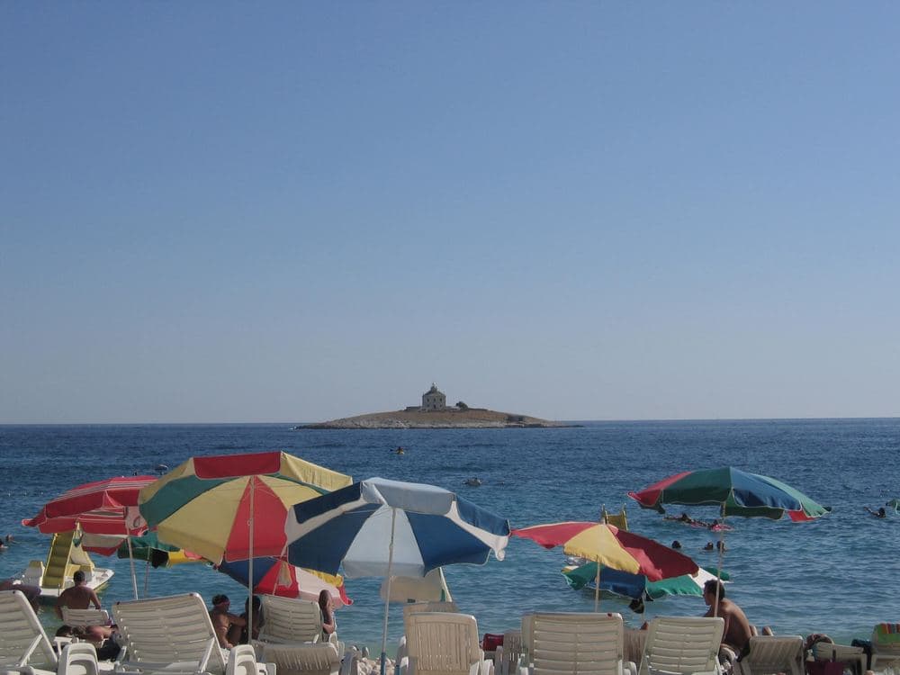 Pokonji Dol Beach