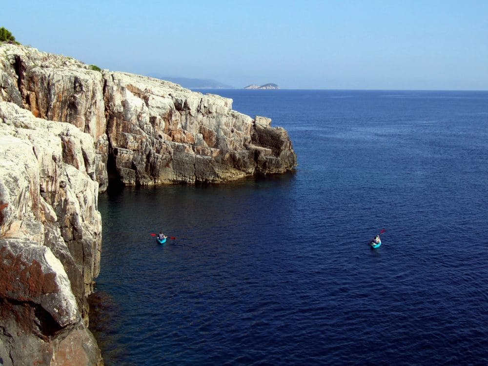 Lokrum's cliffs, the island of Qarth 15 minutes from the Old Port