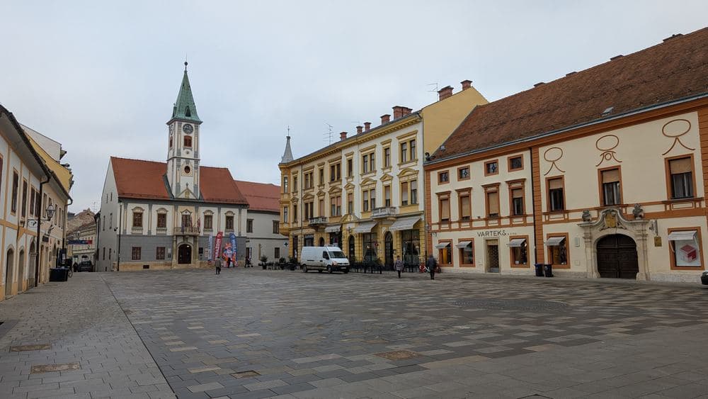 King Tomislav Square and the town hall (3)