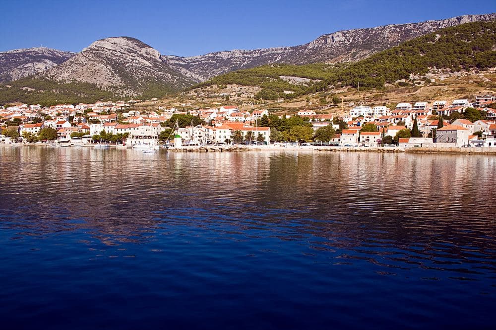 Bol harbour, the start of the promenade to Zlatni rat