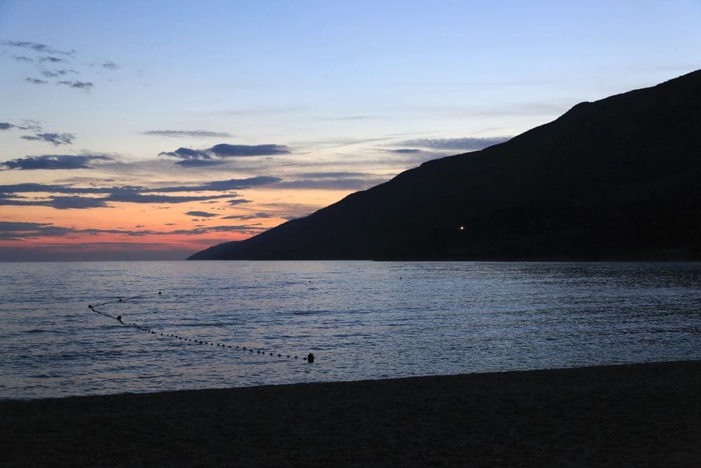 Zlatni rat from the west, the pebble tongue that changes shape with the wind