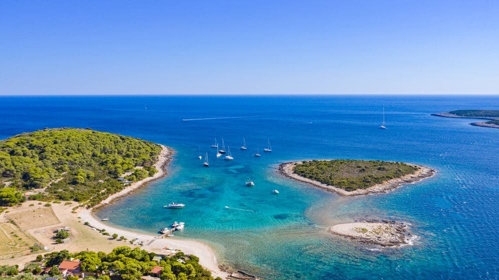 The lagoon at Budikovac off Vis, the second Blue Lagoon of the five-islands tours