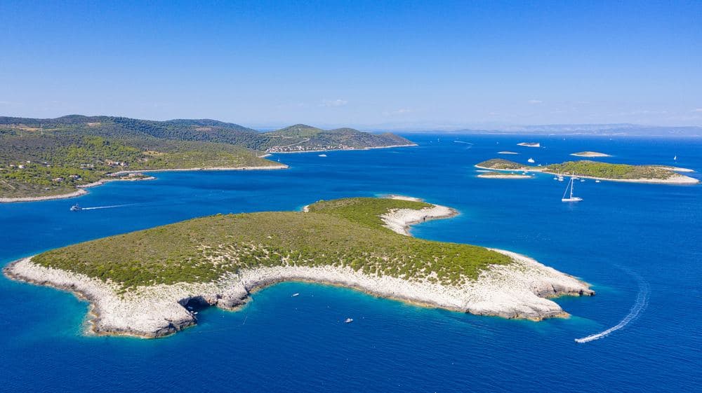Ravnik Island