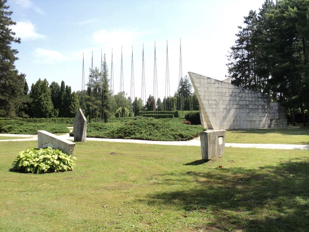 Cmentarz miejski, park Hallera
