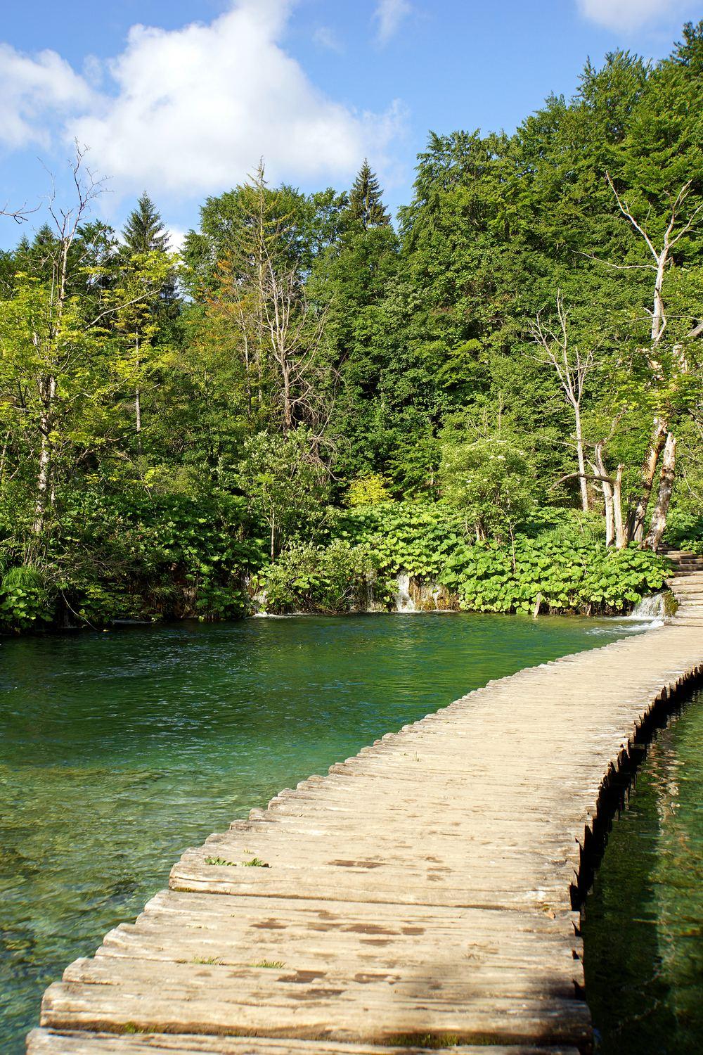 The boardwalks below the Great Waterfall at Plitvice