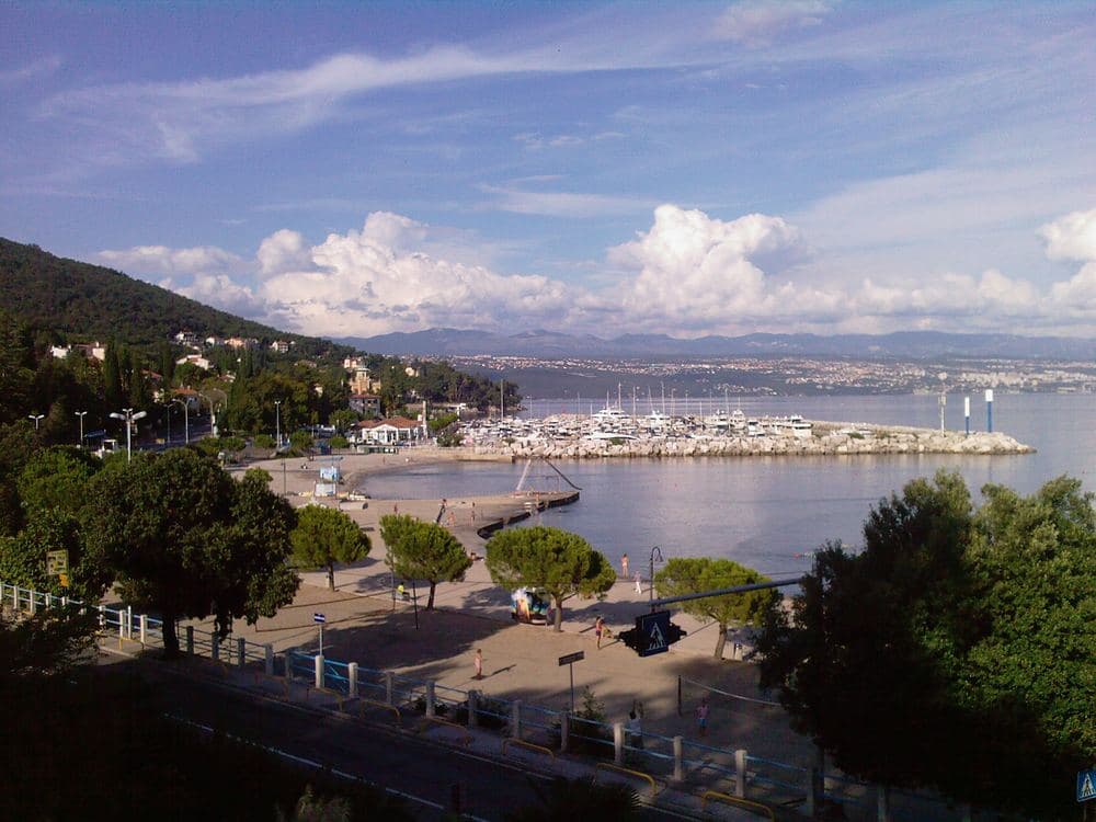 Ičići Beach