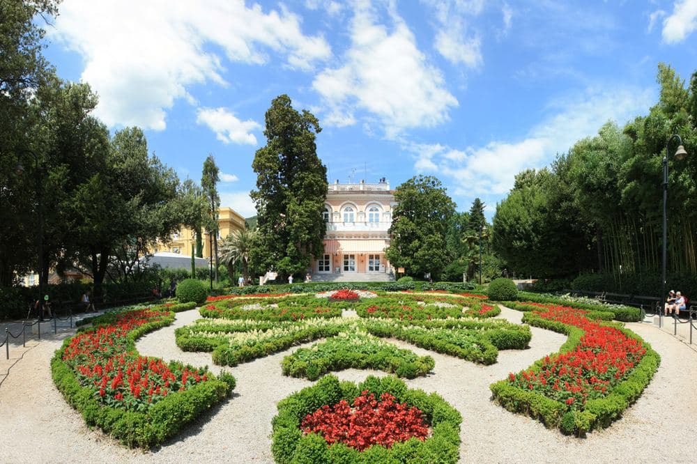 Vila Angiolina i park
