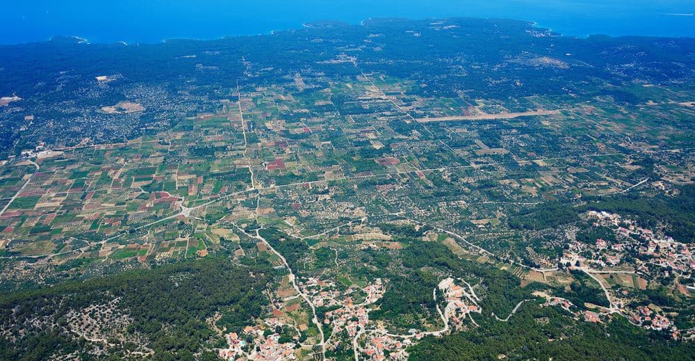 Stari Grad Plain