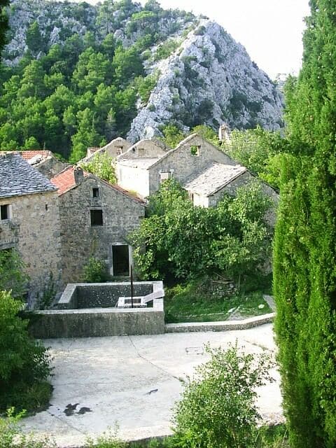 Malo Grablje Village